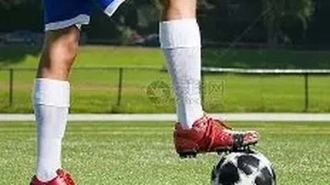 独家揭秘：拜仁、尤文图斯、巴黎圣日耳曼争相抢夺科纳特，新星态度灵活，未来去向引足坛热议！